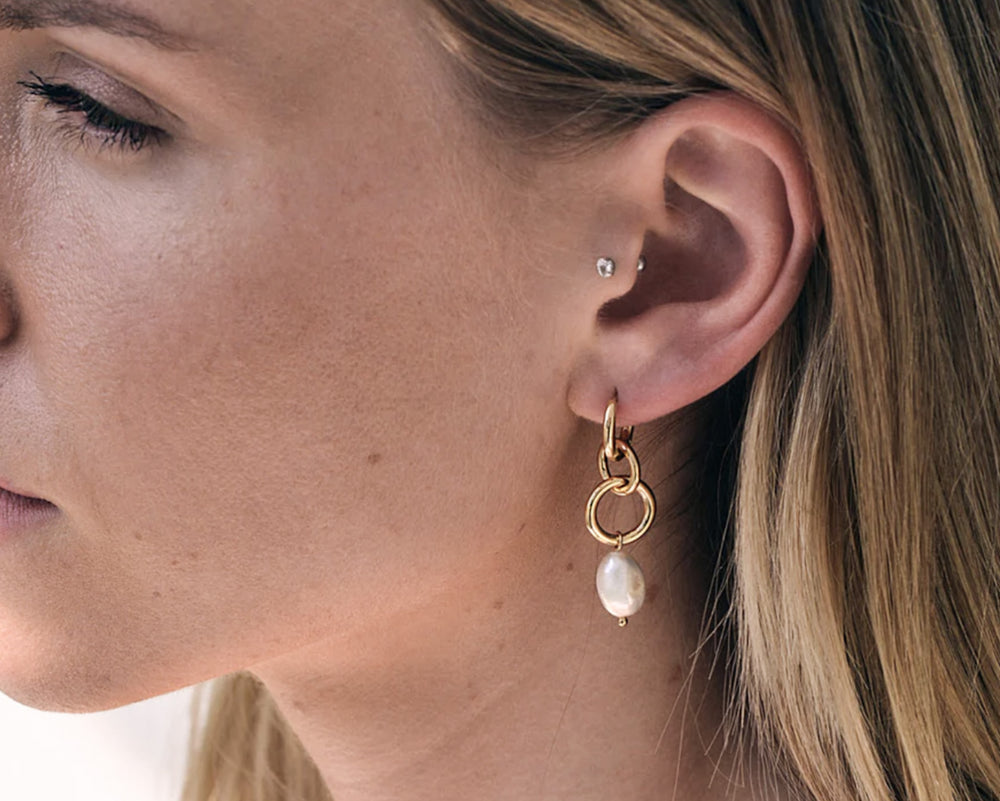 Linda Tahija | Kindred Link Baroque Pearl Earrings | Gold