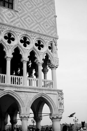Skye Carter | Palazzo Ducale | Black & White