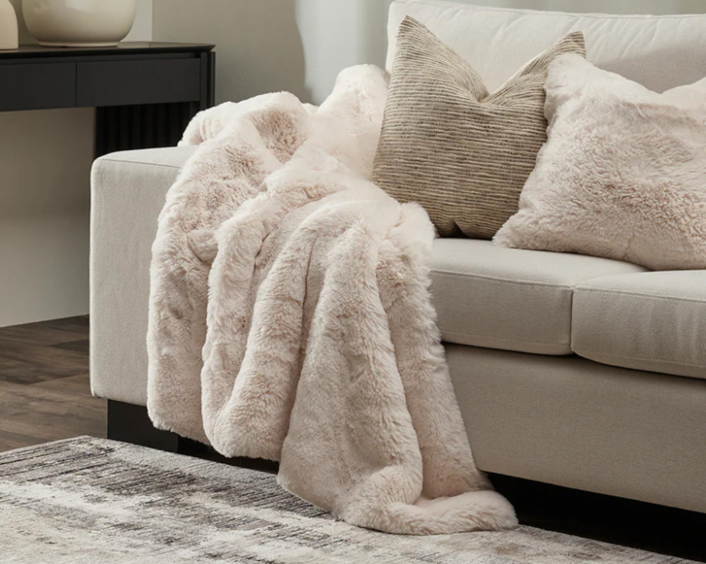 Luna Faux Fur Throw | Ivory