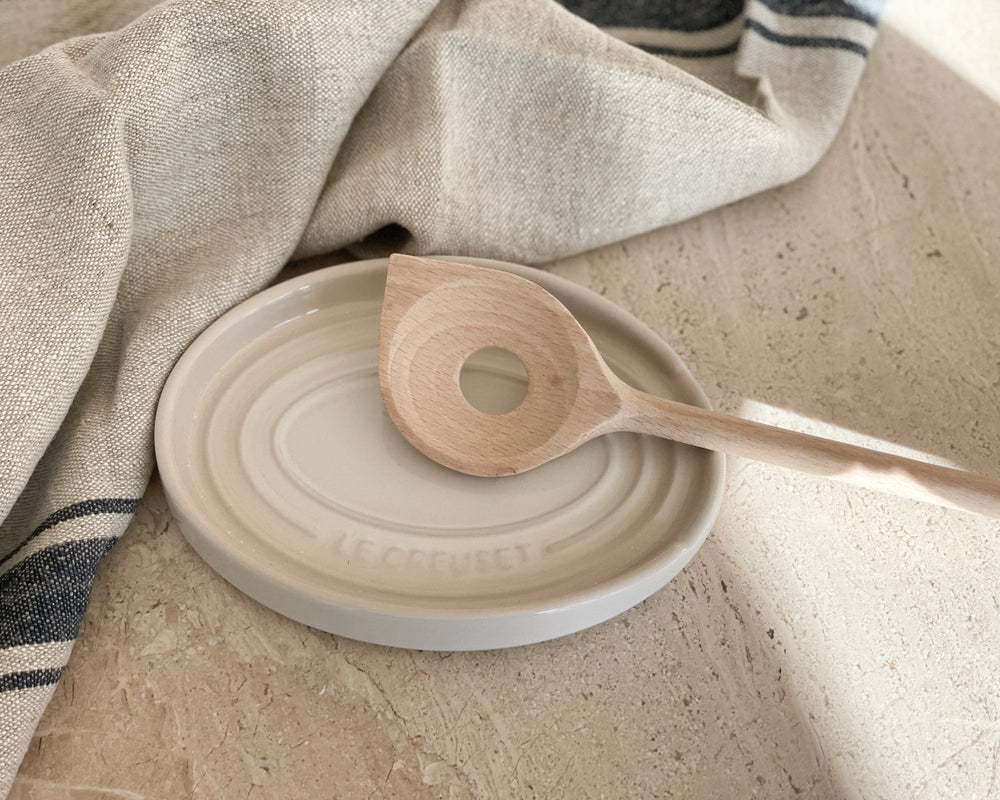 Le Creuset | Oval Spoon Rest | Meringue