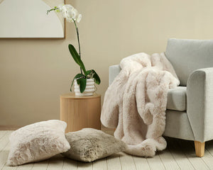 Luna Faux Fur Throw | Ivory