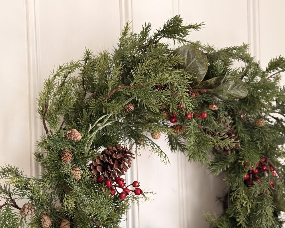 Luxe Juniper Berry Pine Wreath | Large