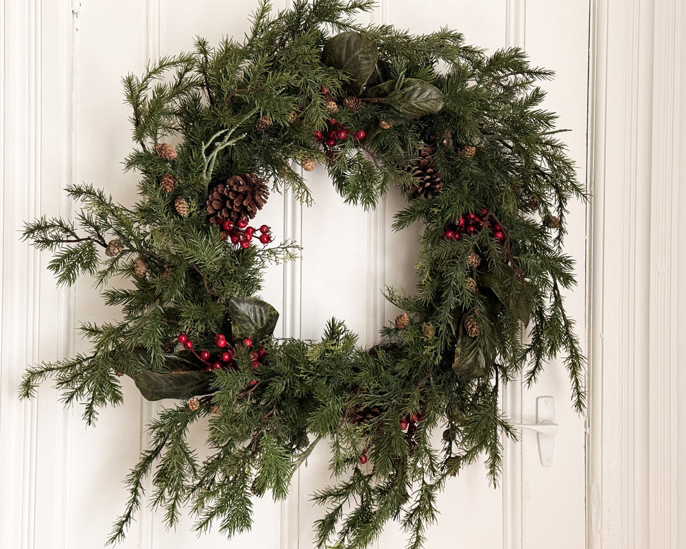 Luxe Juniper Berry Pine Wreath | Large