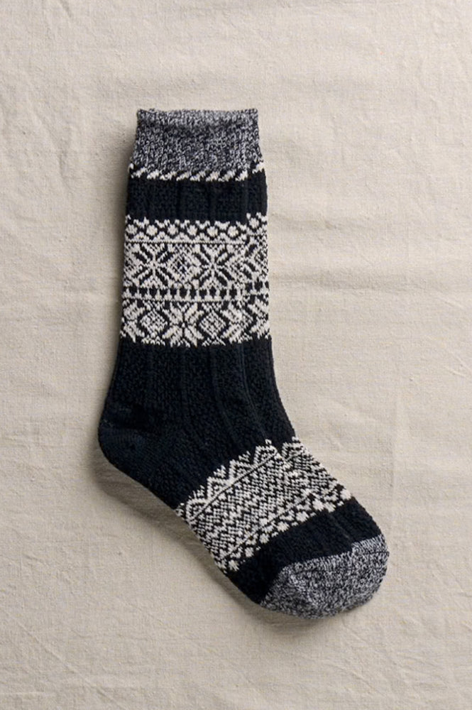 Yahae Socks | Wool Organic Cotton Snow Pattern Socks | Black – ORNAMENT
