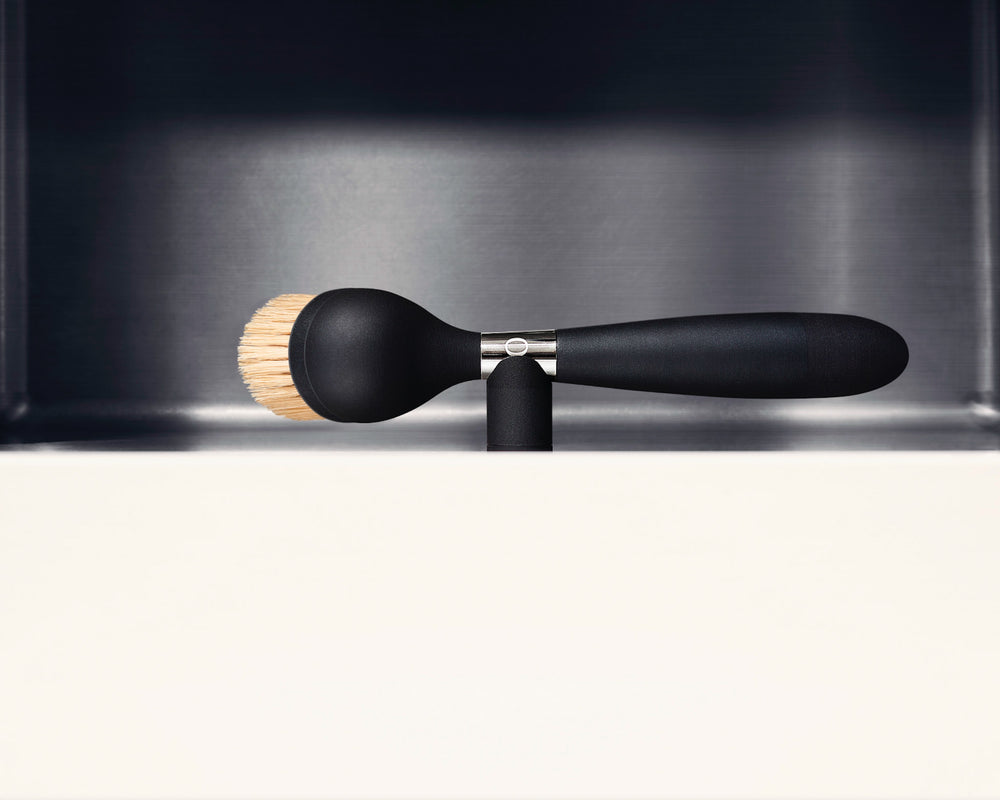 Yeseco | One Brush | Black