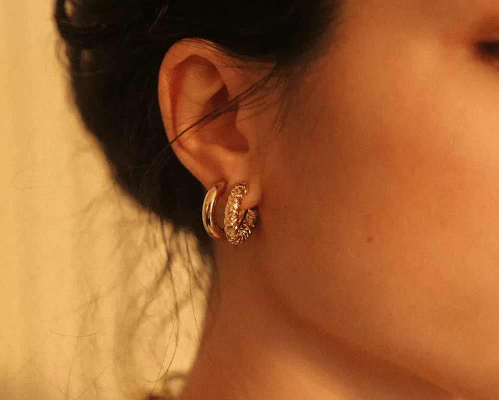 Esméralda Small twisted hoop earrings - Louise Damas Paris