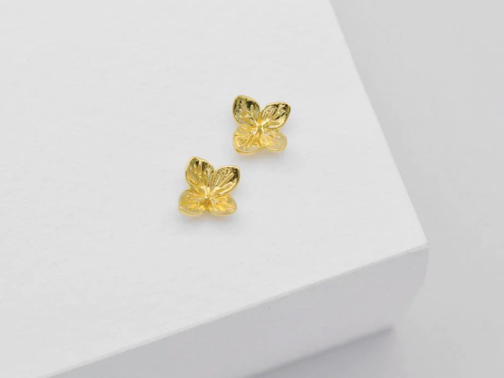Linda Tahija | Hydrangea Stud Earrings | Gold