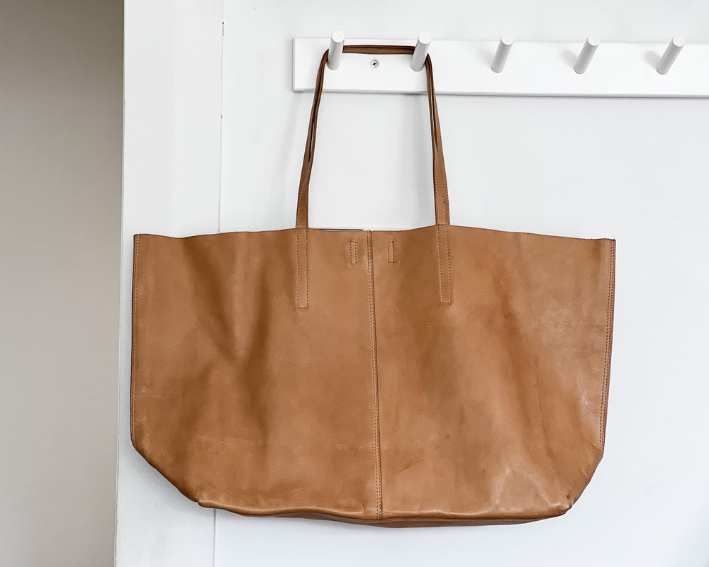 
            
                Load image into Gallery viewer, Juju &amp;amp; Co | Unlined Tote | Tan
            
        